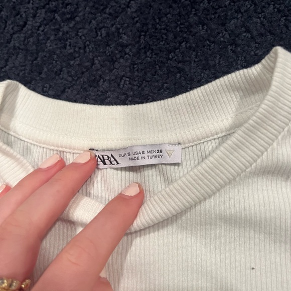 Zara Scrunch Top - Picture 2 of 2